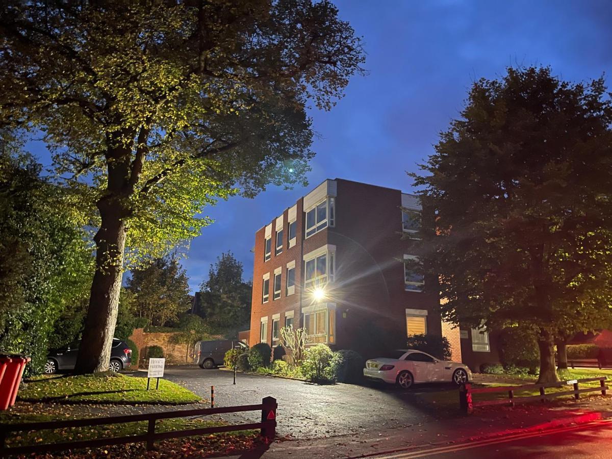 Richmere Court Apartment Wolverhampton Exterior photo